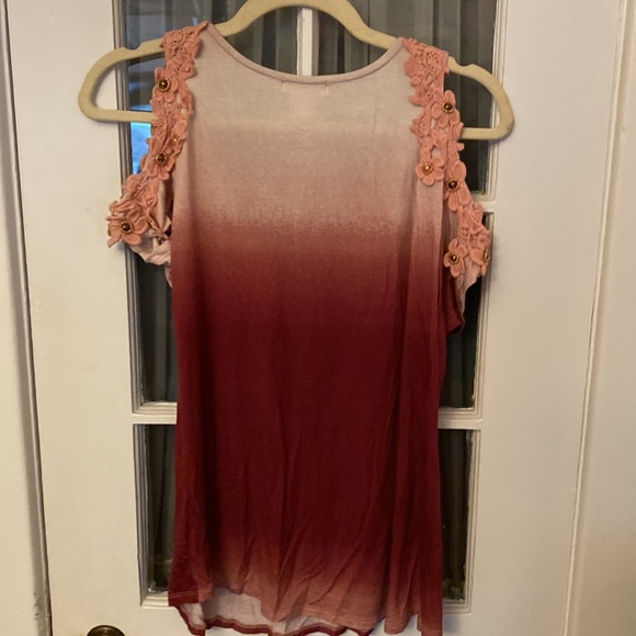 Venus Small Ombré Crocheted Floral Detail Cold Shoulder Short Sleeve Top - Picture 5 of 8